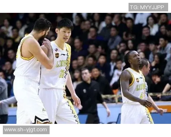 杭州篮球队以98分领跑世界锦标赛积分榜展现强劲实力